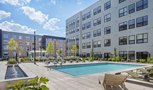 CITY MEETS SOLACE CITY MEETS SOLACE